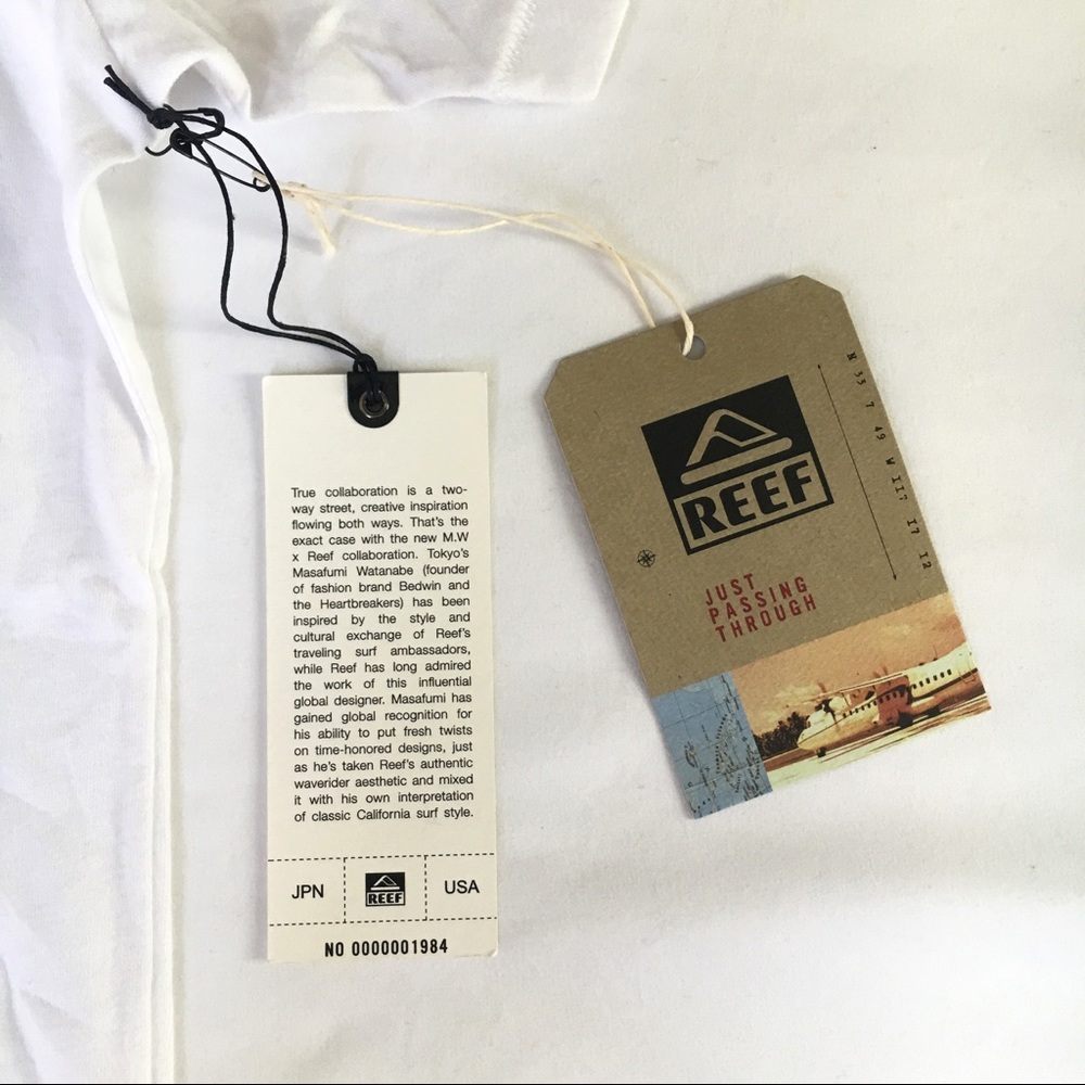 REEF M.W. Tee NWT White medium - Picture 3 of 3